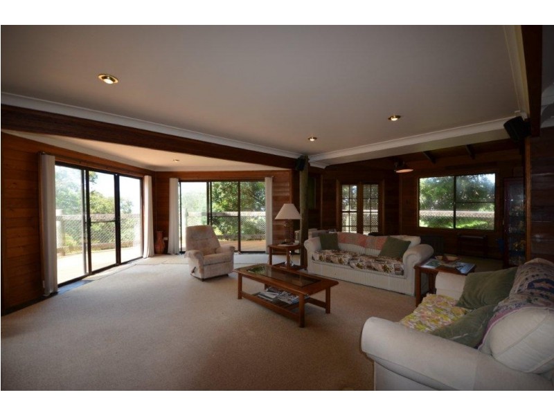 7 Scenic Crescent, Blue Mountain Heights QLD 4350