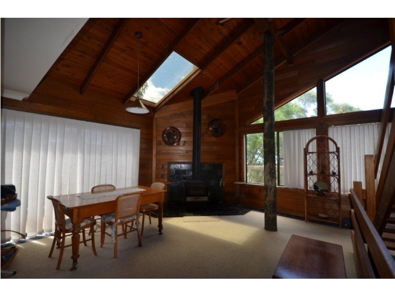 7 Scenic Crescent, Blue Mountain Heights QLD 4350