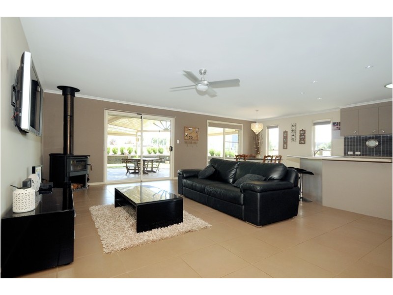 22 Curlew Street, Meringandan West QLD 4352