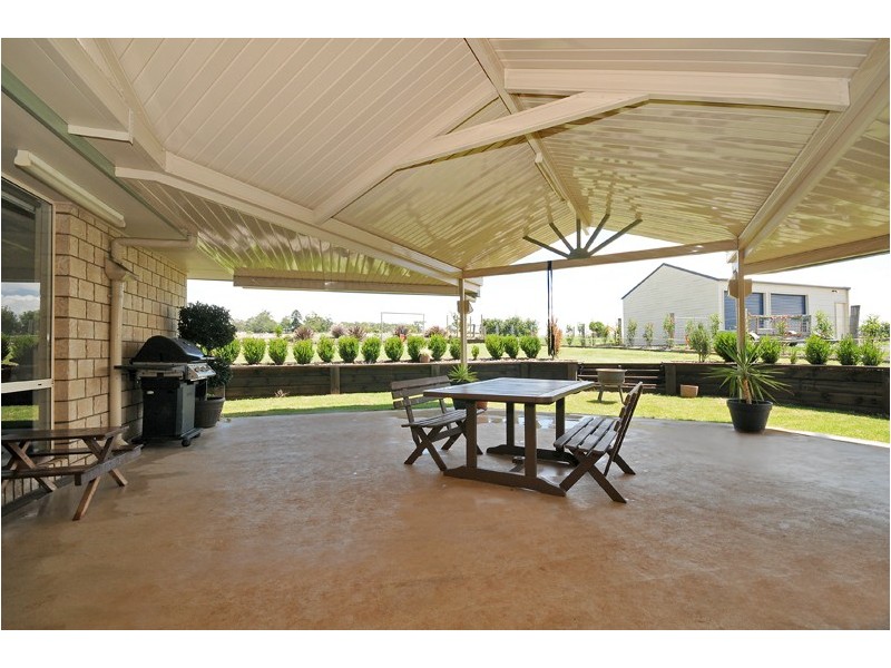 22 Curlew Street, Meringandan West QLD 4352