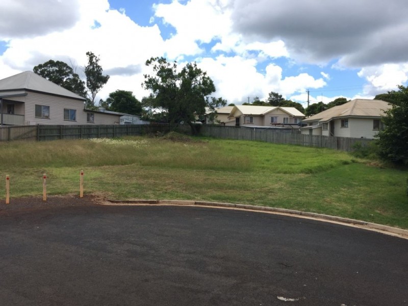 34 Mooney Street, Harlaxton QLD 4350