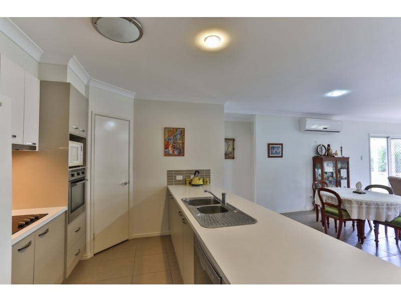 26 Rhyde Street, Mount Lofty QLD 4350