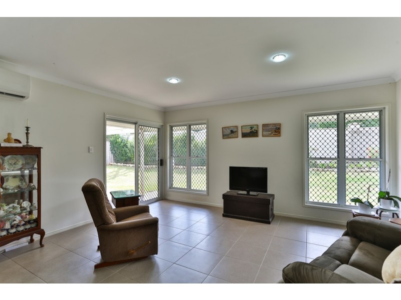 26 Rhyde Street, Mount Lofty QLD 4350