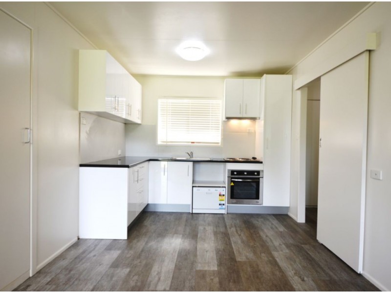 3/250 Alderley Street, Centenary Heights QLD 4350