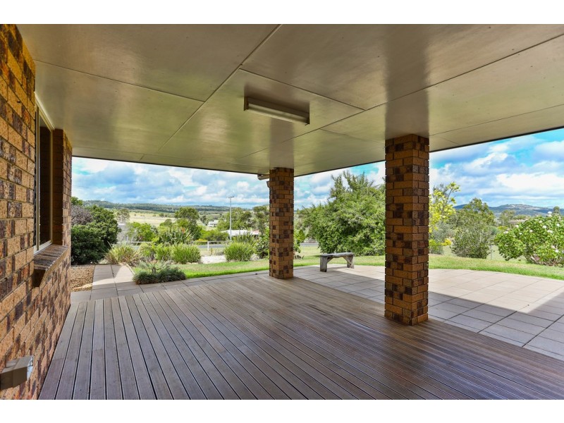 5 Paspalum Court, Meringandan West QLD 4352