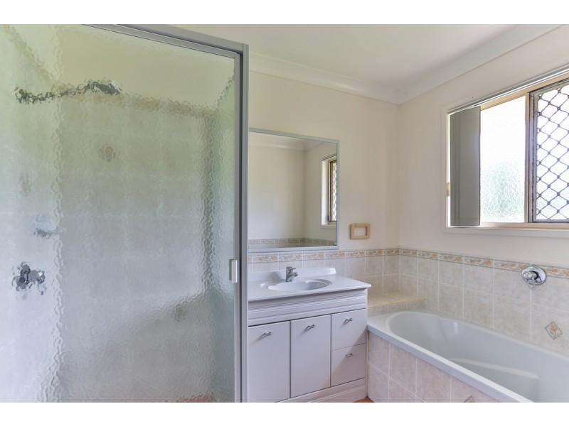 5 Paspalum Court, Meringandan West QLD 4352