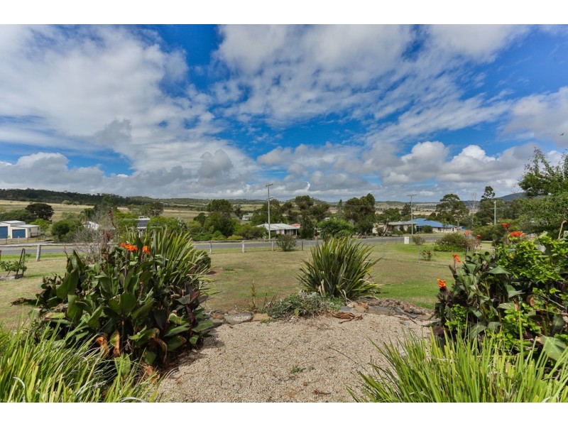 5 Paspalum Court, Meringandan West QLD 4352