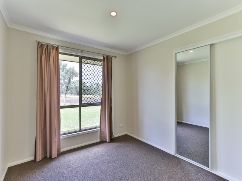 20 Carolann Street, Glenvale QLD 4350