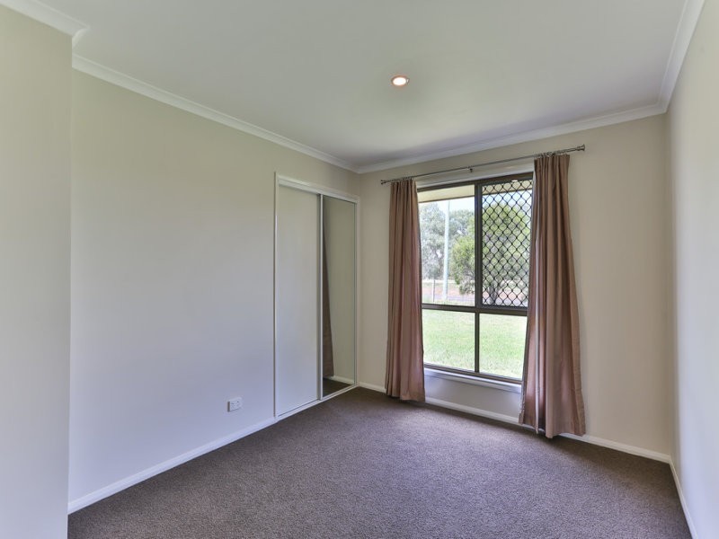 20 Carolann Street, Glenvale QLD 4350