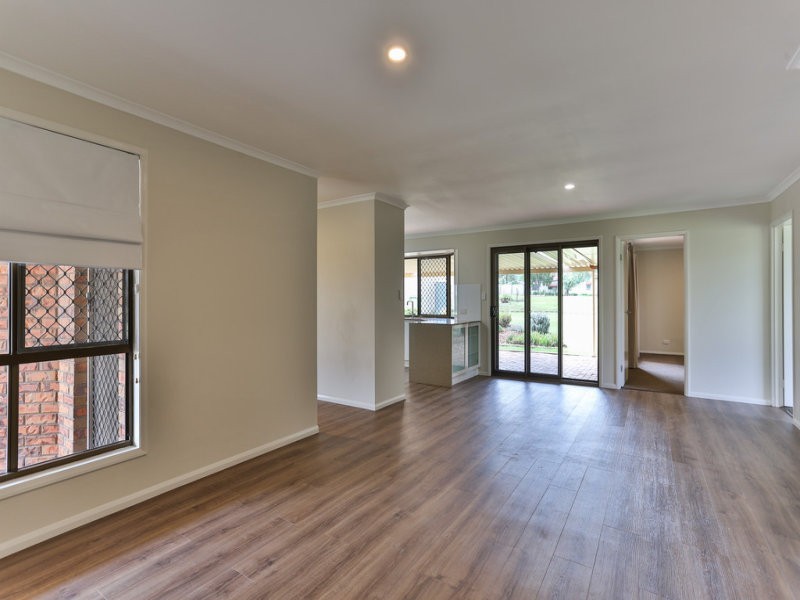 20 Carolann Street, Glenvale QLD 4350