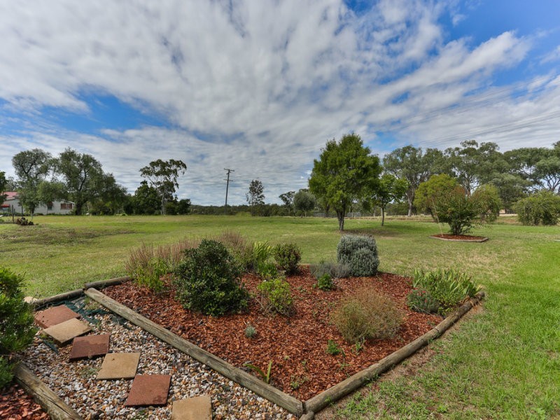 20 Carolann Street, Glenvale QLD 4350