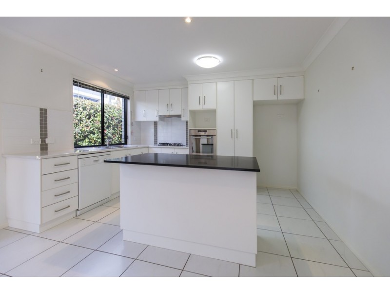 1/204 Stenner Street, Middle Ridge QLD 4350