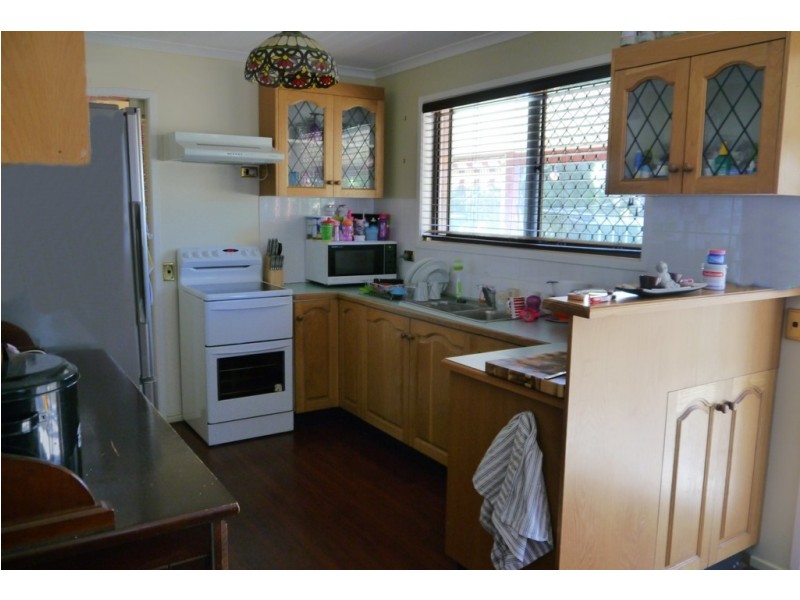 2 Eton Street, Cambooya QLD 4358