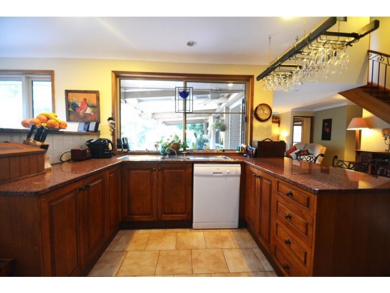 17 Grey Gums Drive, Blue Mountain Heights QLD 4350