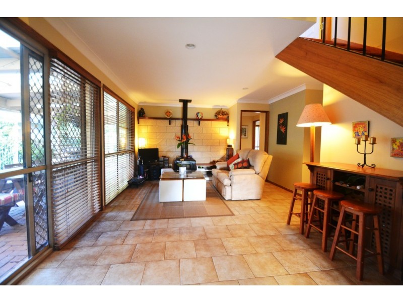 17 Grey Gums Drive, Blue Mountain Heights QLD 4350