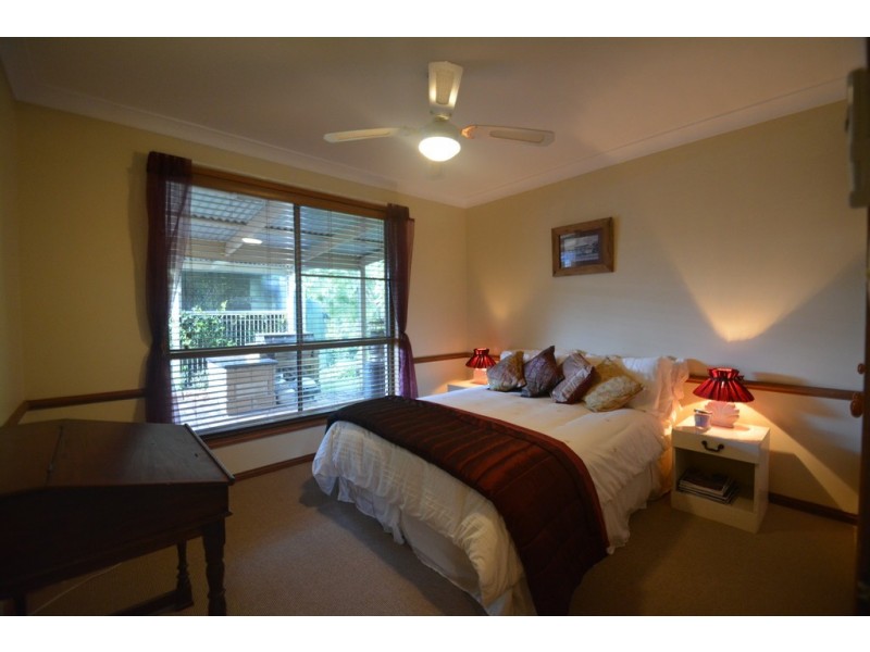 17 Grey Gums Drive, Blue Mountain Heights QLD 4350