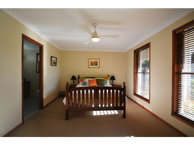 17 Grey Gums Drive, Blue Mountain Heights QLD 4350