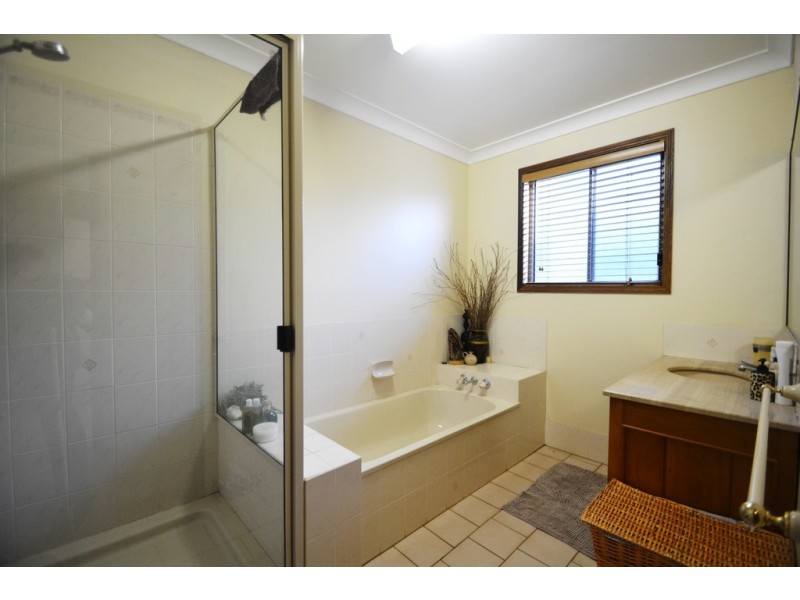 17 Grey Gums Drive, Blue Mountain Heights QLD 4350