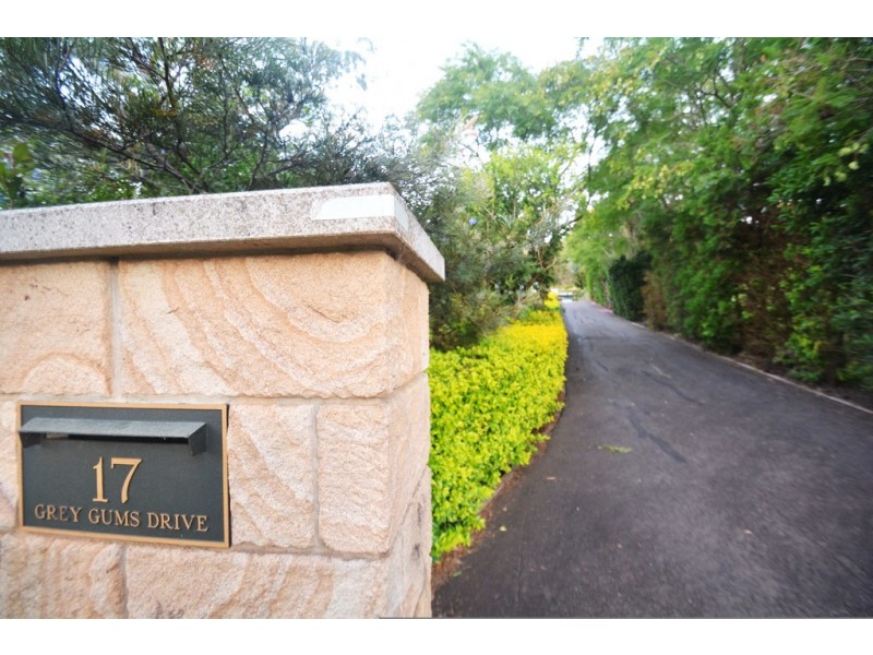 17 Grey Gums Drive, Blue Mountain Heights QLD 4350