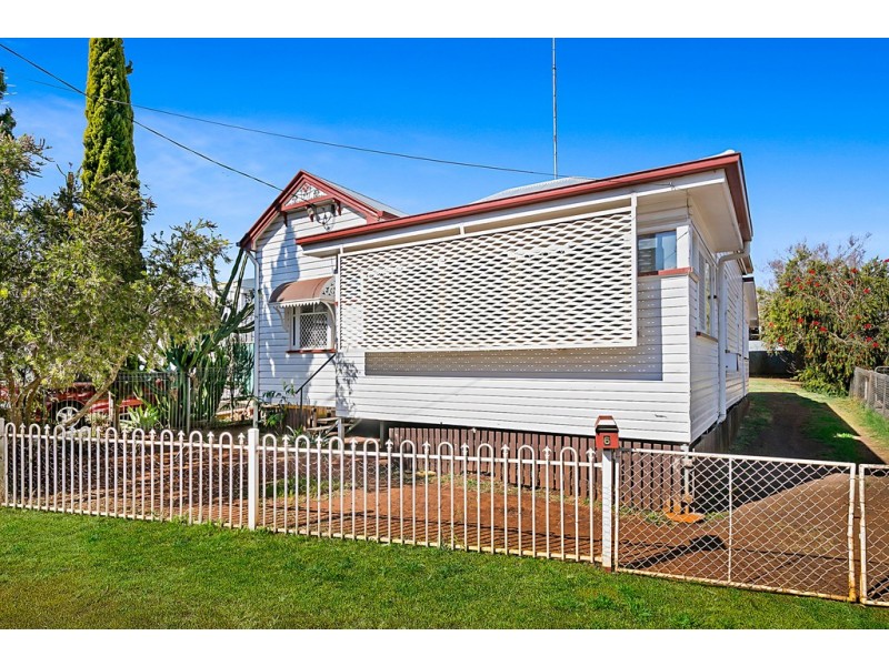6 Bath Street, North Toowoomba QLD 4350