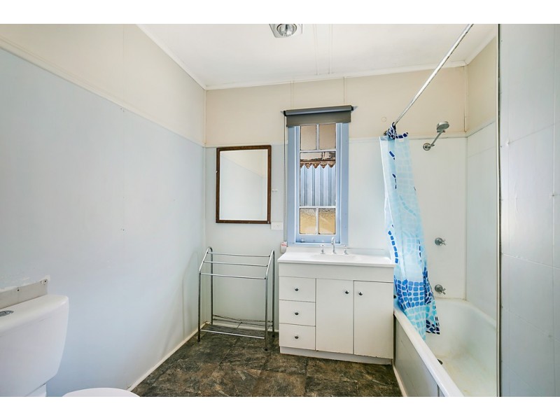 6 Bath Street, North Toowoomba QLD 4350