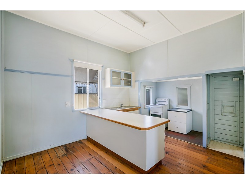 6 Bath Street, North Toowoomba QLD 4350