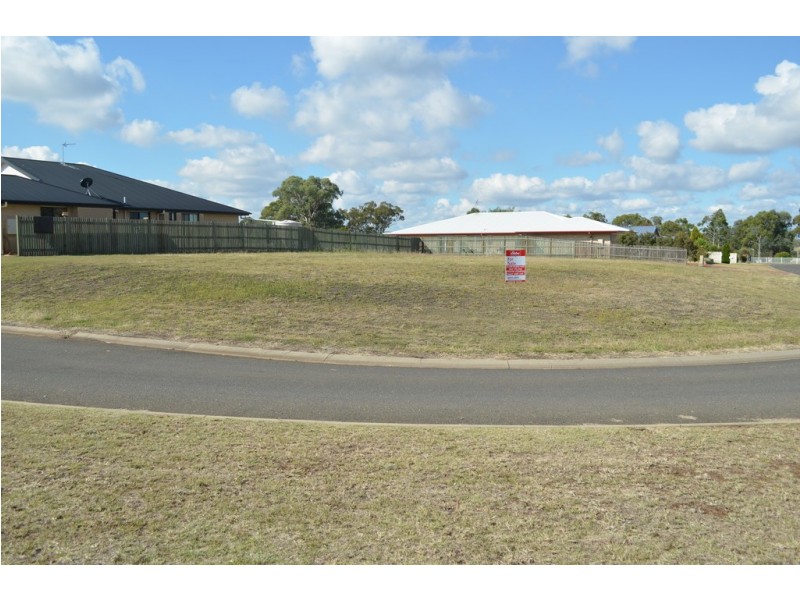 22 Fairway Drive, Pittsworth QLD 4356