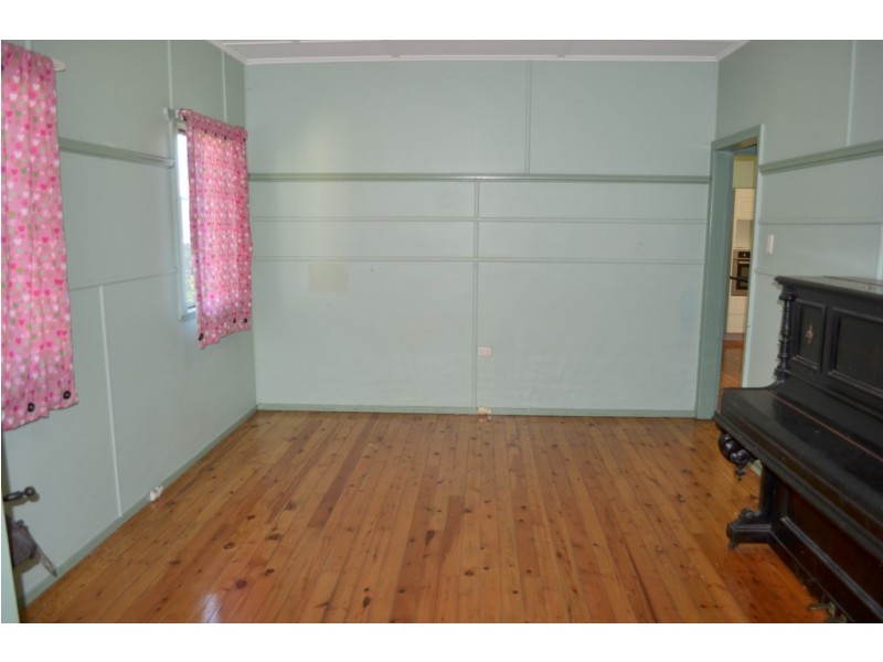 43 Railway Parade, Cambooya QLD 4358