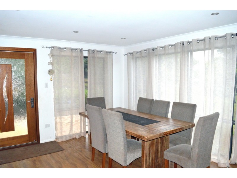 4 Large Street, Middle Ridge QLD 4350