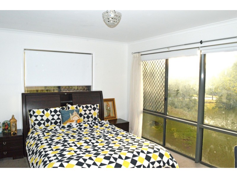 4 Large Street, Middle Ridge QLD 4350