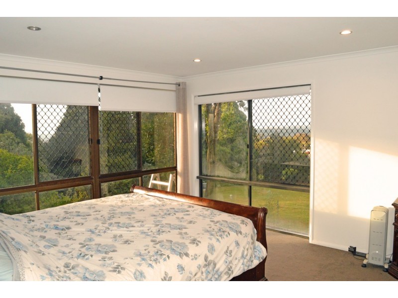 4 Large Street, Middle Ridge QLD 4350