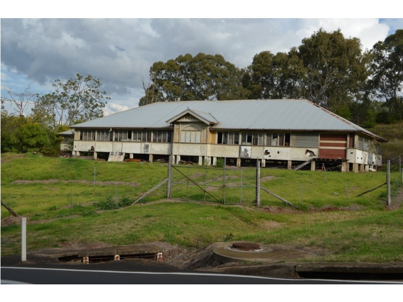 28-30 Hogg Street, Rockville QLD 4350