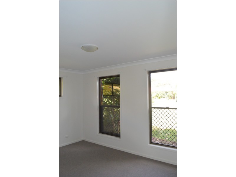 27 Lotus Crescent, Centenary Heights QLD 4350