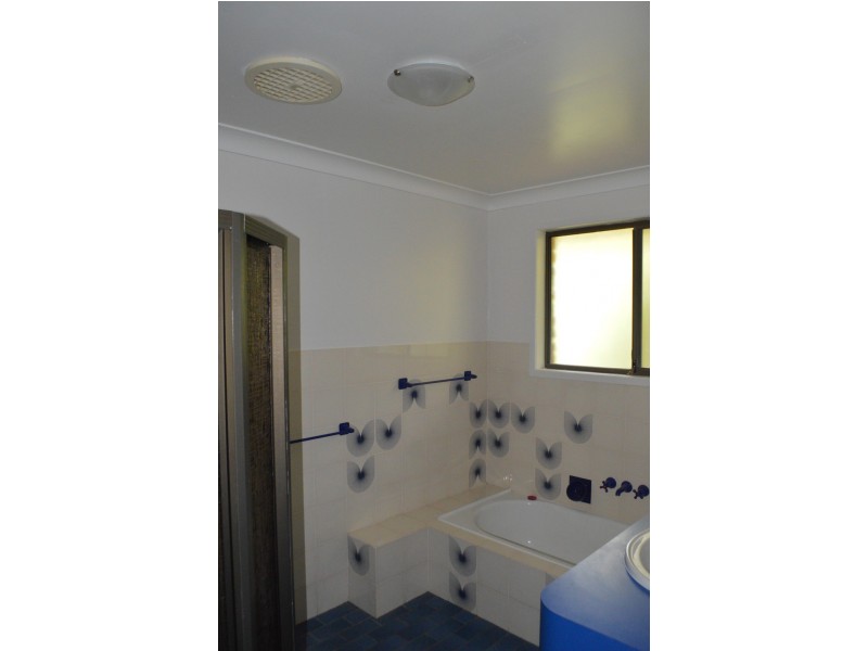 27 Lotus Crescent, Centenary Heights QLD 4350