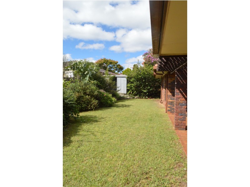 27 Lotus Crescent, Centenary Heights QLD 4350