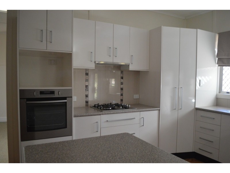 354 South Street, Harristown QLD 4350