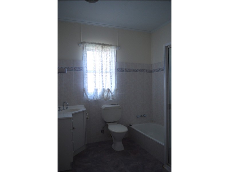 354 South Street, Harristown QLD 4350