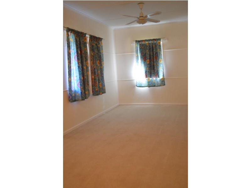 354 South Street, Harristown QLD 4350