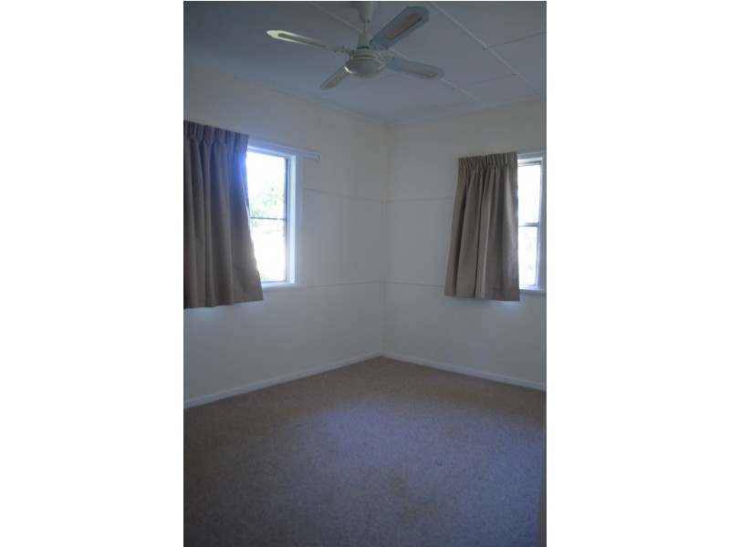 354 South Street, Harristown QLD 4350