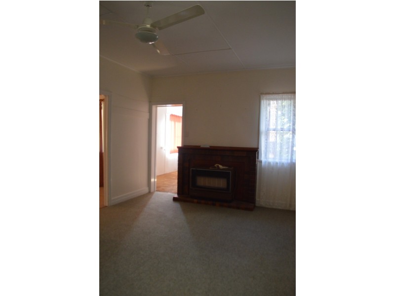 354 South Street, Harristown QLD 4350
