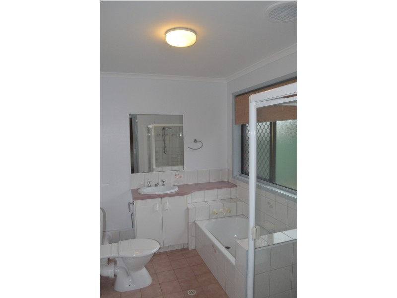 121 Glenvale Road, Newtown QLD 4350