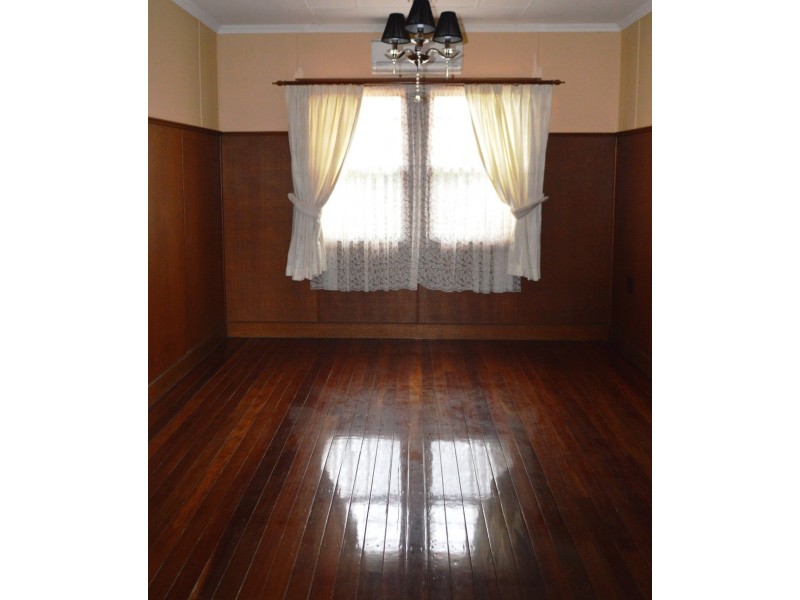 18 Seaton Street, South Toowoomba QLD 4350