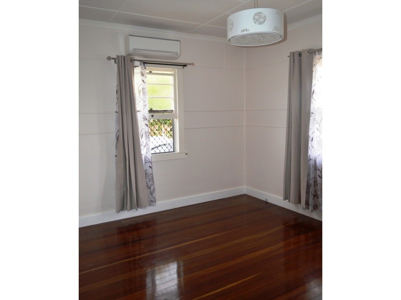 18 Seaton Street, South Toowoomba QLD 4350