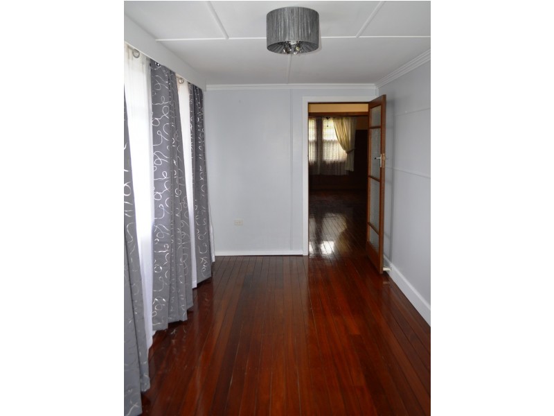 18 Seaton Street, South Toowoomba QLD 4350