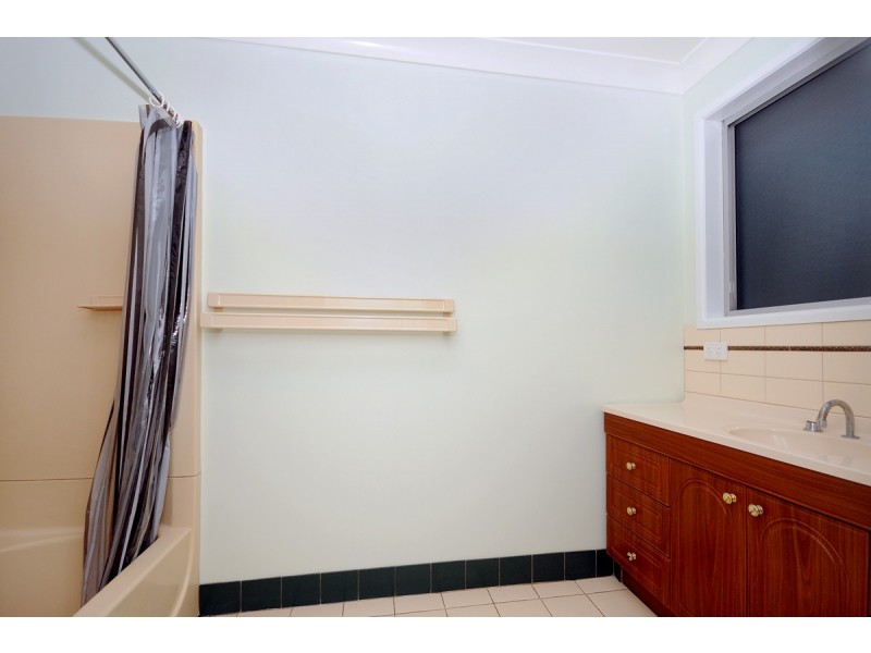 11 Dippel Street, Middle Ridge QLD 4350