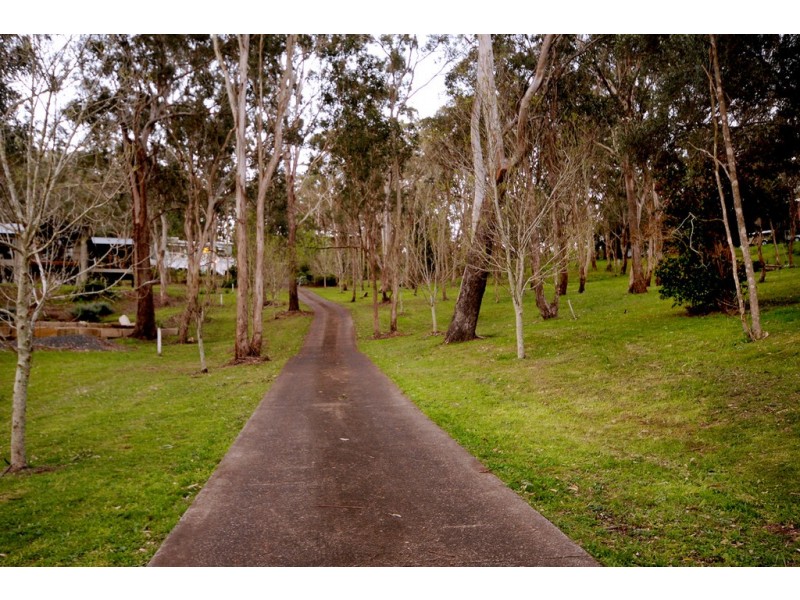 11 Dippel Street, Middle Ridge QLD 4350