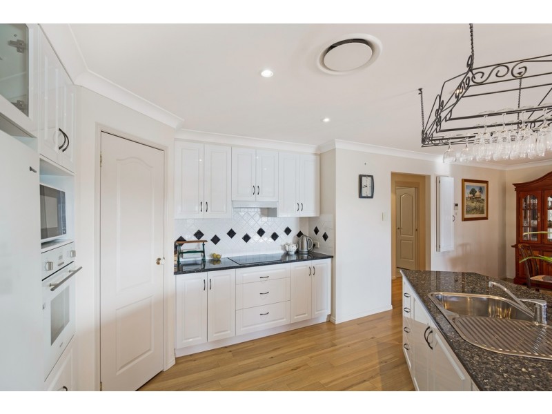 5 Fawngrove Drive, Glenvale QLD 4350