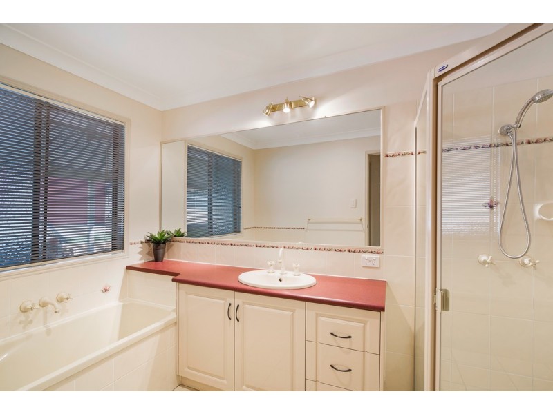 5 Fawngrove Drive, Glenvale QLD 4350