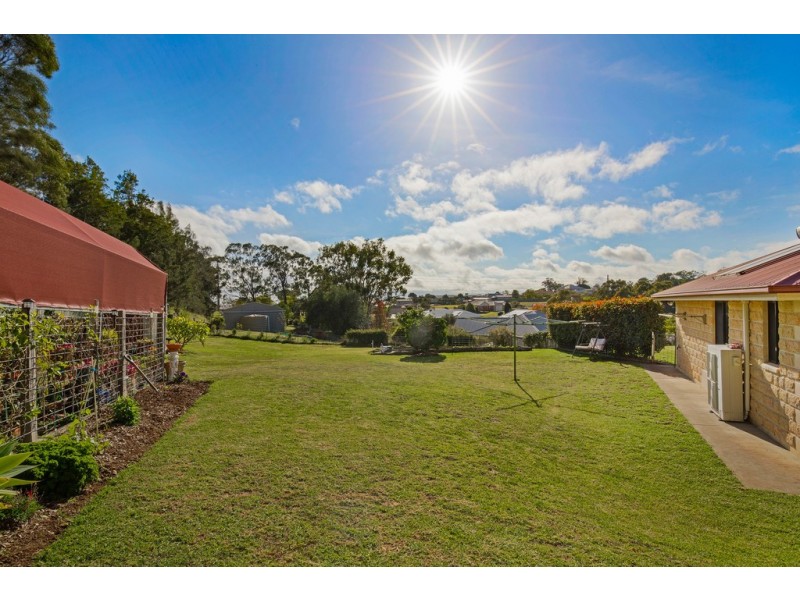 5 Fawngrove Drive, Glenvale QLD 4350