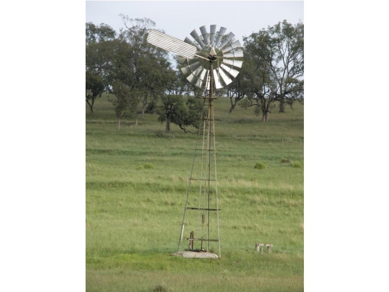 958 Clifton Pittsworth Road, Back Plains QLD 4361